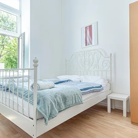 Apartment 6br / Shared Garden Near Lorenz Boehler & Danube Vienna