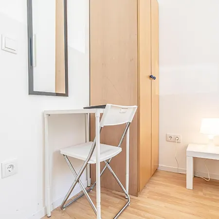 6br / Shared Garden Near Lorenz Boehler & Danube Apartment *