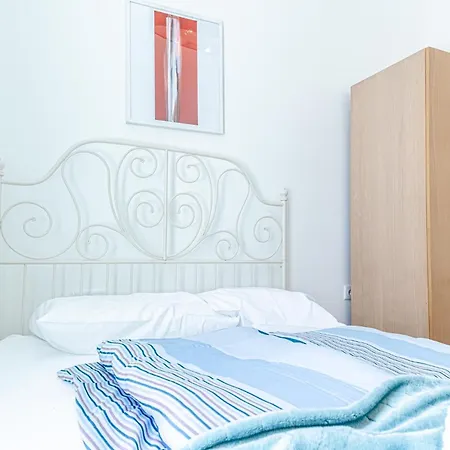 Apartment 6br / Shared Garden Near Lorenz Boehler & Danube Vienna