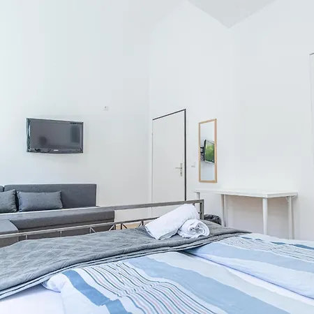 6br / Shared Garden Near Lorenz Boehler & Danube * Vienna