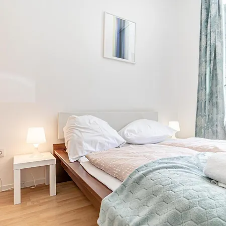 6br / Shared Garden Near Lorenz Boehler & Danube Apartment Vienna