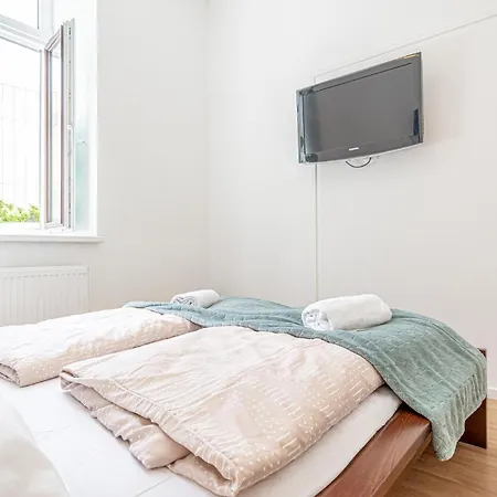 6br / Shared Garden Near Lorenz Boehler & Danube