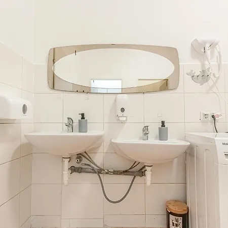 6br / Shared Garden Near Lorenz Boehler & Danube Vienna