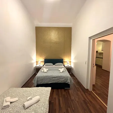 Apartment City-palace 1020 *