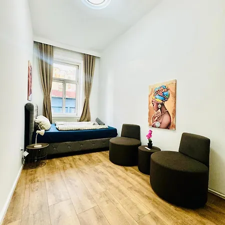 9br For 18p, 12min Walk To Augarten Apartment *