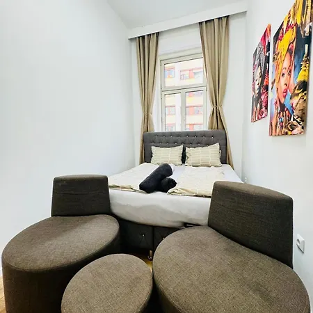 9br For 18p, 12min Walk To Augarten Apartment Vienna