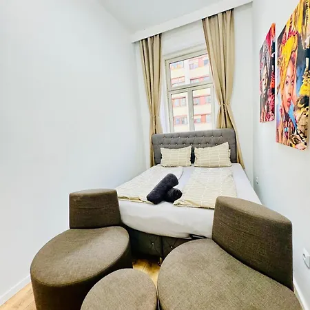 9br For 18p, 12min Walk To Augarten *
