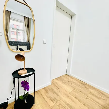 Apartment 9br For 18p, 12min Walk To Augarten