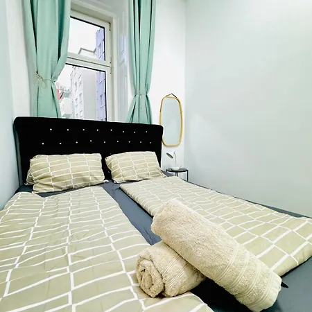 9br For 18p, 12min Walk To Augarten Apartment *