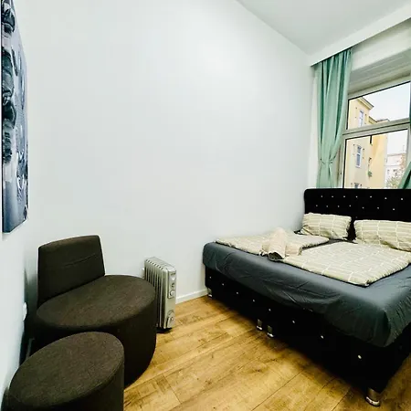 9br For 18p, 12min Walk To Augarten Apartment *
