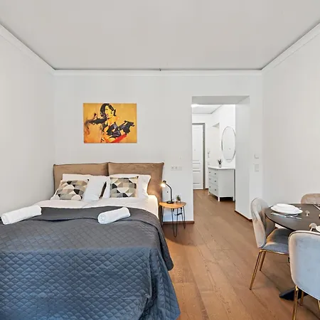 Stylish Studio, Smart Tv, 2 Beds