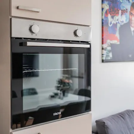 74 Living Apartment