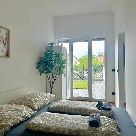 Modern Stylish With Garden & Free Parking Apartment Vienna