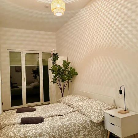 Modern Stylish With Garden & Free Parking Apartment