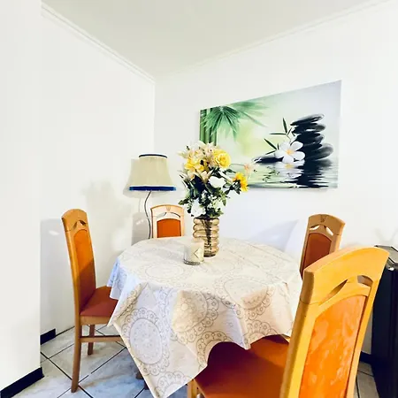 Cozy In A For Groups, 16-mins To Blumengaerten * Wien
