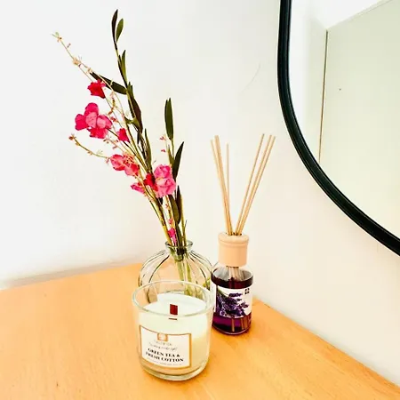Cozy In A For Groups, 16-mins To Blumengaerten Apartment *