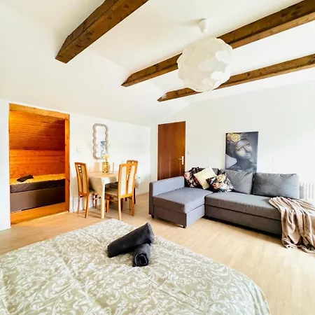 Cozy In A For Groups, 16-mins To Blumengaerten Apartment