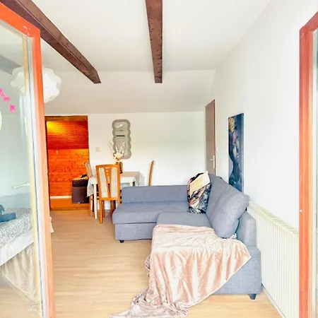 Cozy In A For Groups, 16-mins To Blumengaerten Apartment