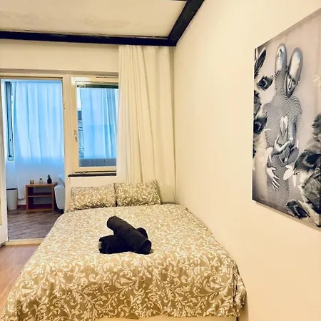 Cozy In A For Groups, 16-mins To Blumengaerten * Wien