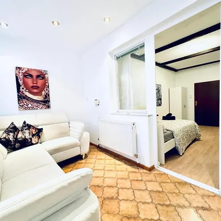 Cozy In A For Groups, 16-mins To Blumengaerten Wien