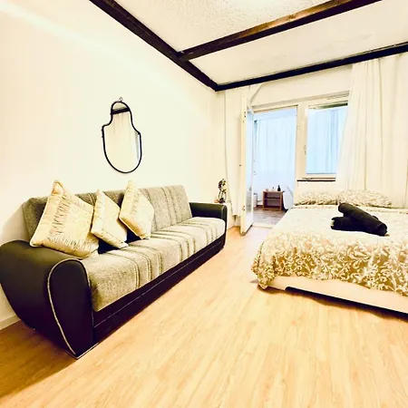 Cozy In A For Groups, 16-mins To Blumengaerten Wien