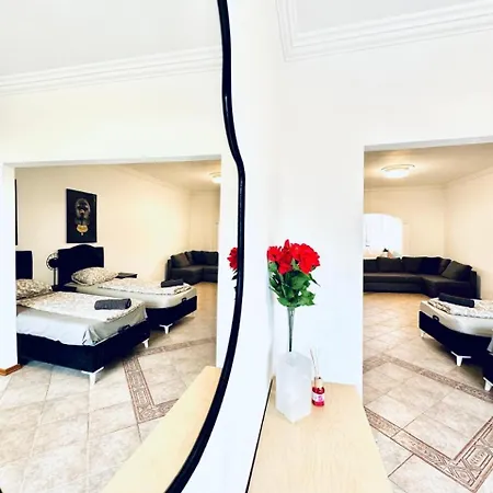 Cozy In A For Groups, 16-mins To Blumengaerten Wien