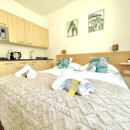 4youhomes - Cosy & In Station District