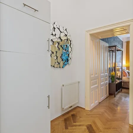 Velvet Glow Apartment Vienna