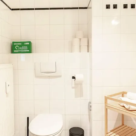 Roomy For 2 - 4 In Hip Area & Free Parking Vienna