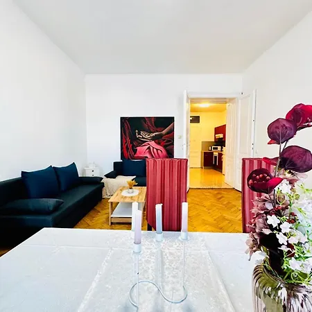 Affordable 1br & 1lr Apt, 7 Min To Westbahnhof Apartment Vienna