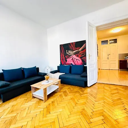 Affordable 1br & 1lr Apt, 7 Min To Westbahnhof Apartment Vienna