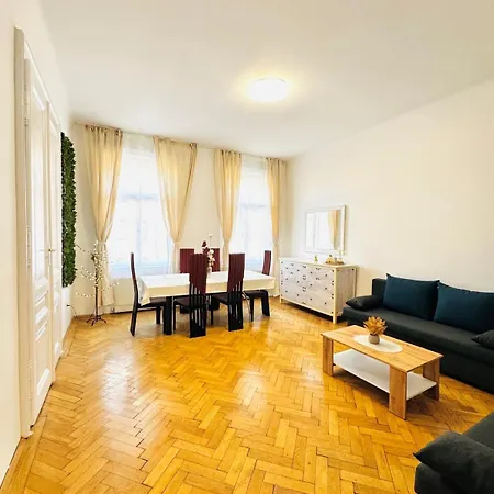 Apartment Affordable 1br & 1lr Apt, 7 Min To Westbahnhof