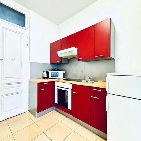 Affordable 1br & 1lr Apt, 7 Min To Westbahnhof Apartment Vienna