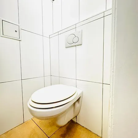 Affordable 1br & 1lr Apt, 7 Min To Westbahnhof Apartment *