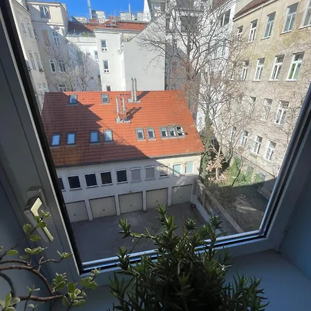 Two-room In Mariahilfer *