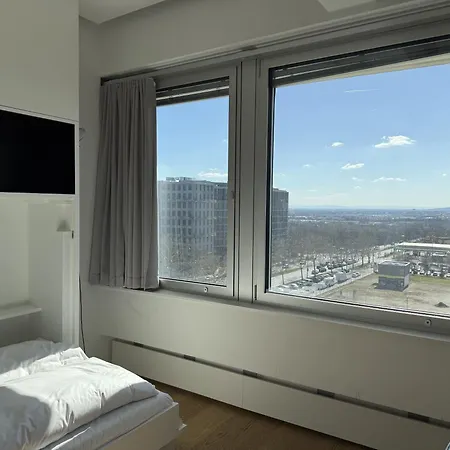 Apartment Penthouse-flair With Skyline-view