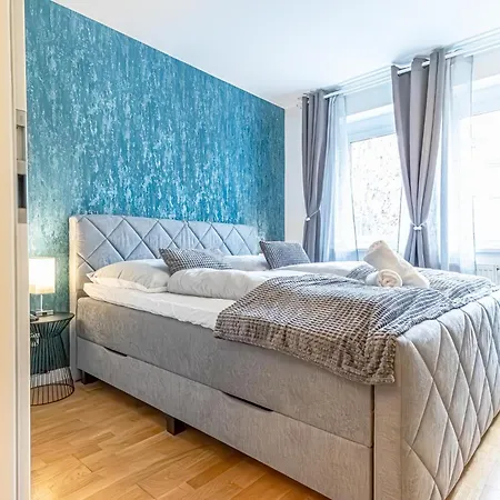 Apartment 1br & 1lr With Balcony, 9min To Center *