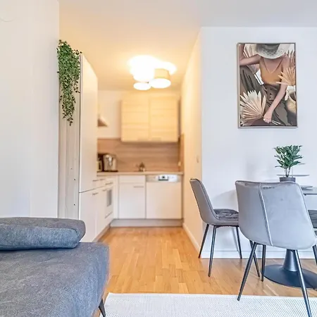 1br & 1lr With Balcony, 9min To Center *