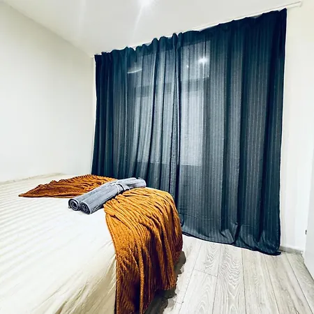 Apartment Elegant 5-br Ideal For Groups & Families *