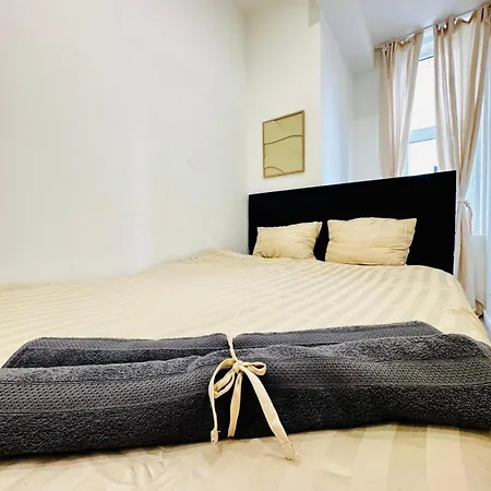 Apartment Elegant 5-br Ideal For Groups & Families *