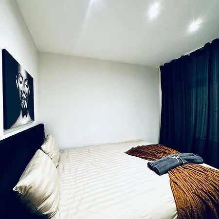 Apartment Elegant 5-br Ideal For Groups & Families