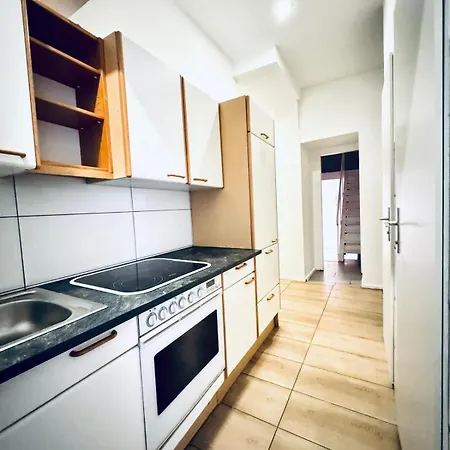 Elegant 5-br Ideal For Groups & Families Apartment *