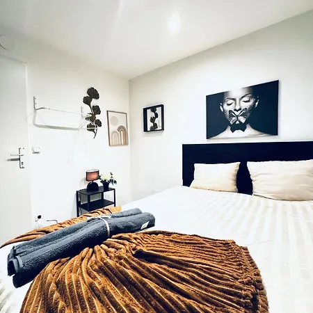 Apartment Elegant 5-br Ideal For Groups & Families
