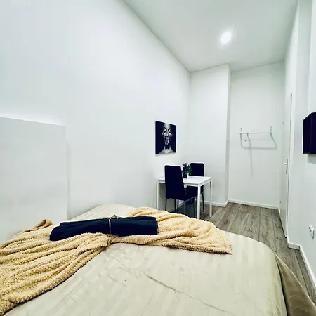 Elegant 5-br Ideal For Groups & Families Apartment *