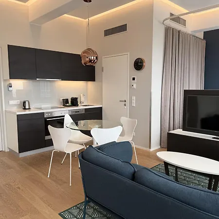 Apartment Penthouse-flair With Skyline-view *