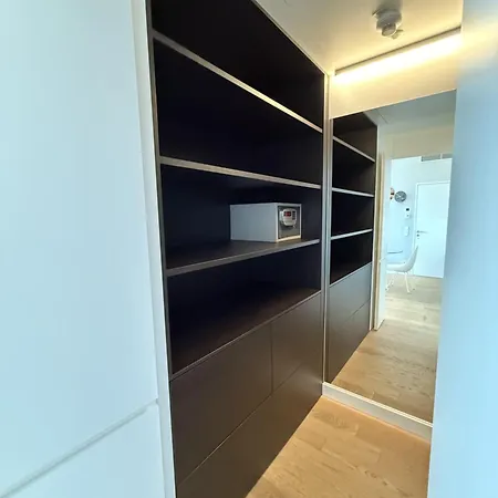 Apartment Penthouse-flair With Skyline-view