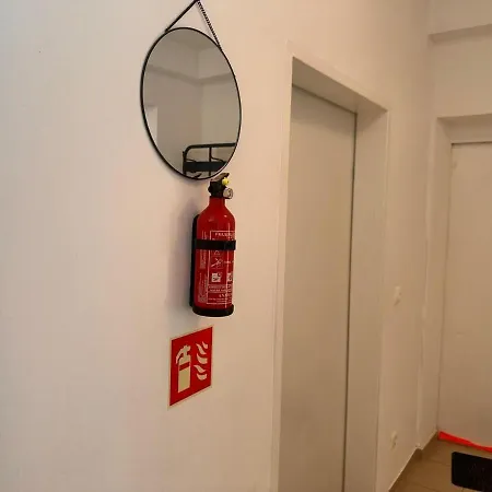 Full Premium - 2 Bedrooms For 5 People - Near Metro