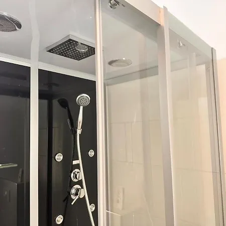 Full Premium - 2 Bedrooms For 5 People - Near Metro Vienna