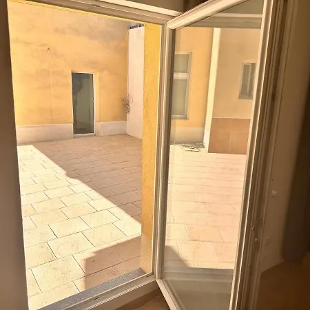 Holiday home Full Premium - 2 Bedrooms For 5 People - Near Metro