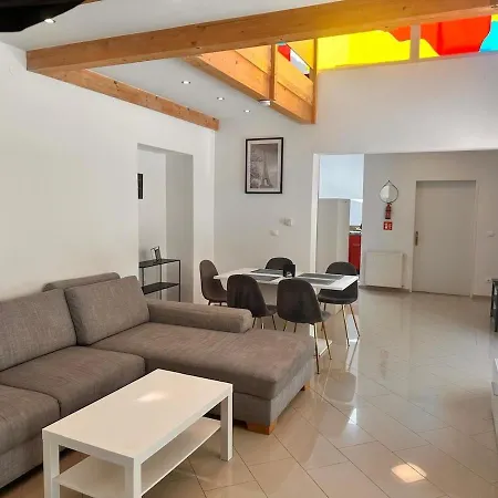 Holiday home Full Premium - 2 Bedrooms For 5 People - Near Metro